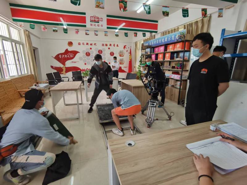 东兴区广告片拍摄公司：极简主义践行者，少即是多的视觉哲学